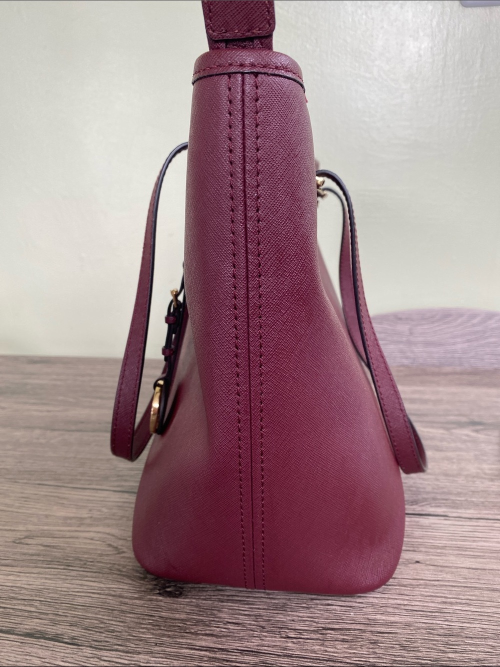 Michael Kors Burgandy Plum Zip Top Tote with Gold Hardware - Picture 4 of 16